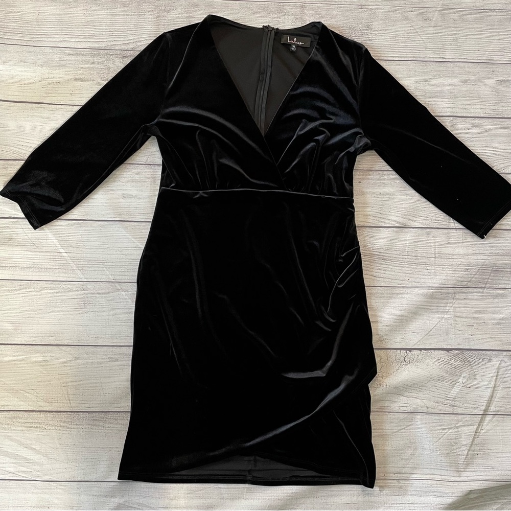 Lulu’s Black Velvet Dress